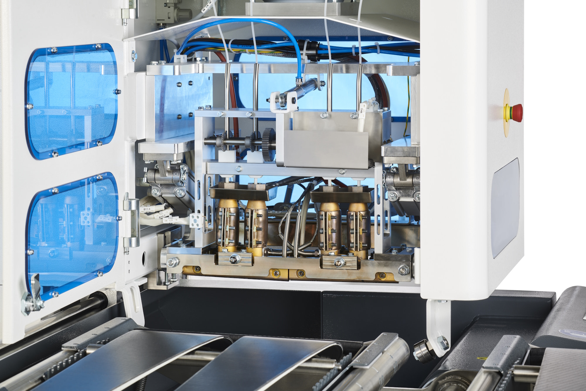 Montana Ski-Service-Automat für Ski-Tuning und -Reparatur in einer Werkstattumgebung.