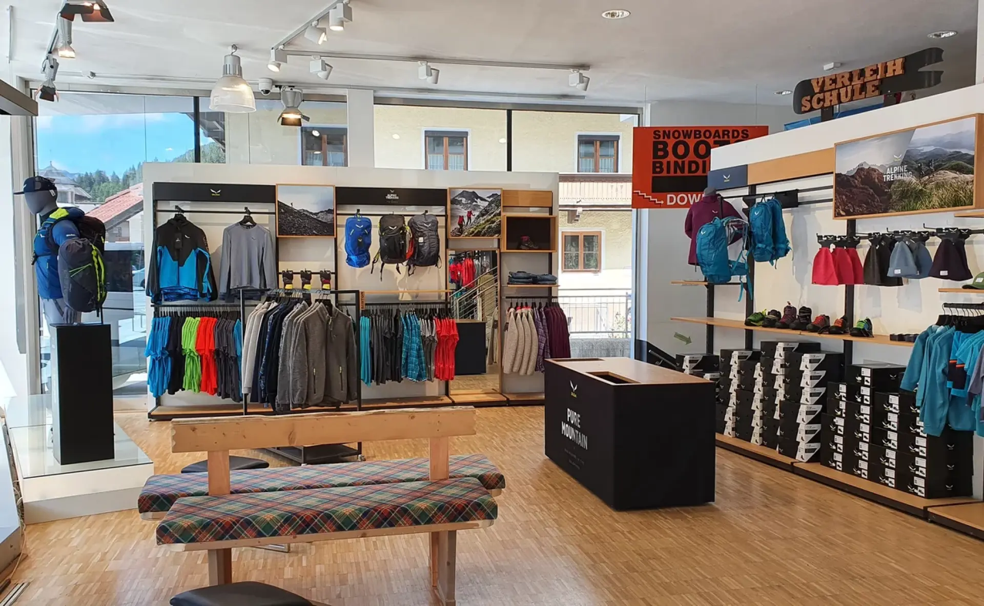 Salewa Shop INTERSPORT Innenausstattung