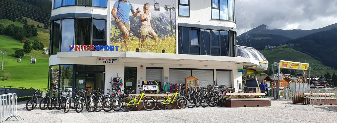 Talstation Isskogelbahn INTERSPORT Shop Außenansicht